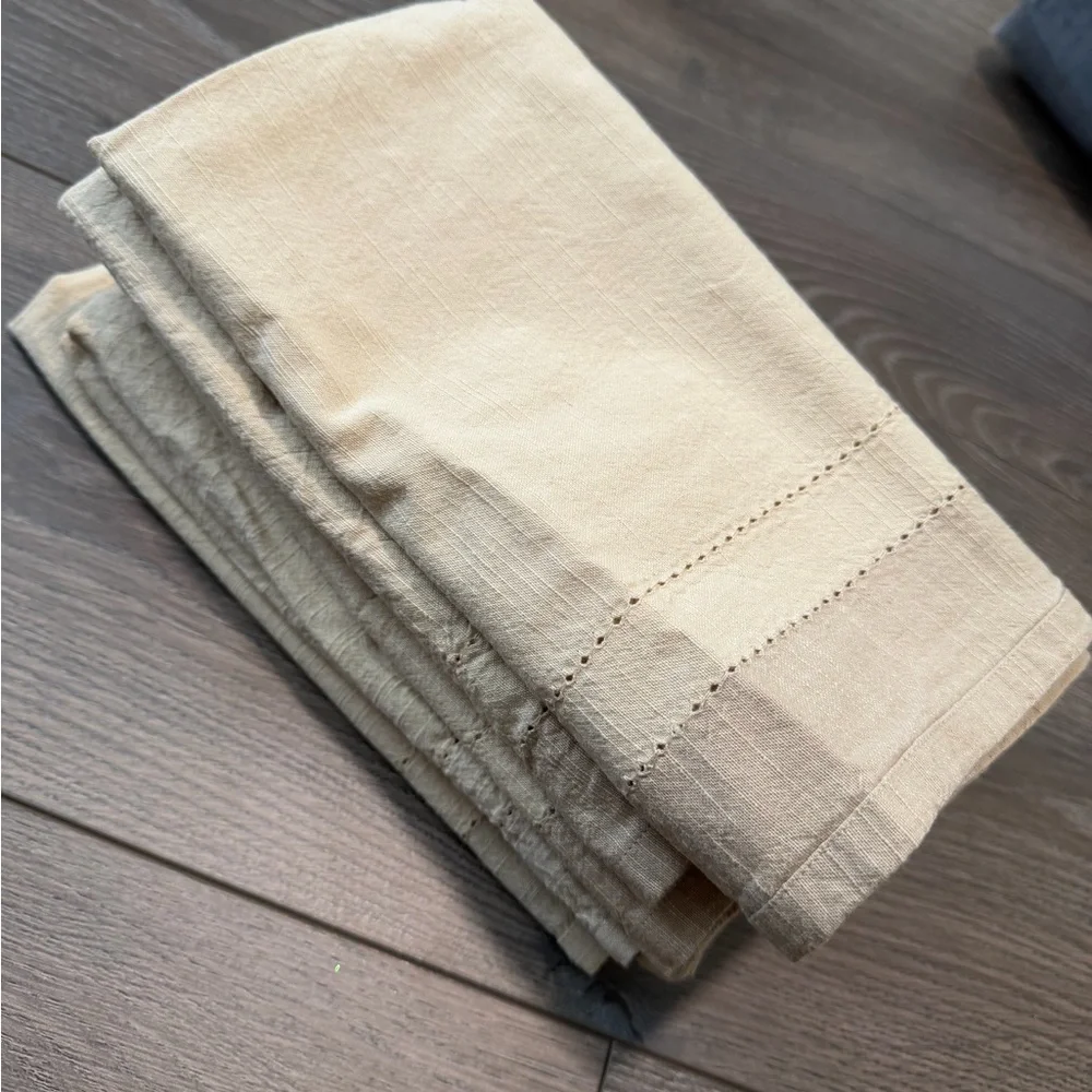 Elegant Cream Pier 1 imports napkins set of 6 100% cotton made in India